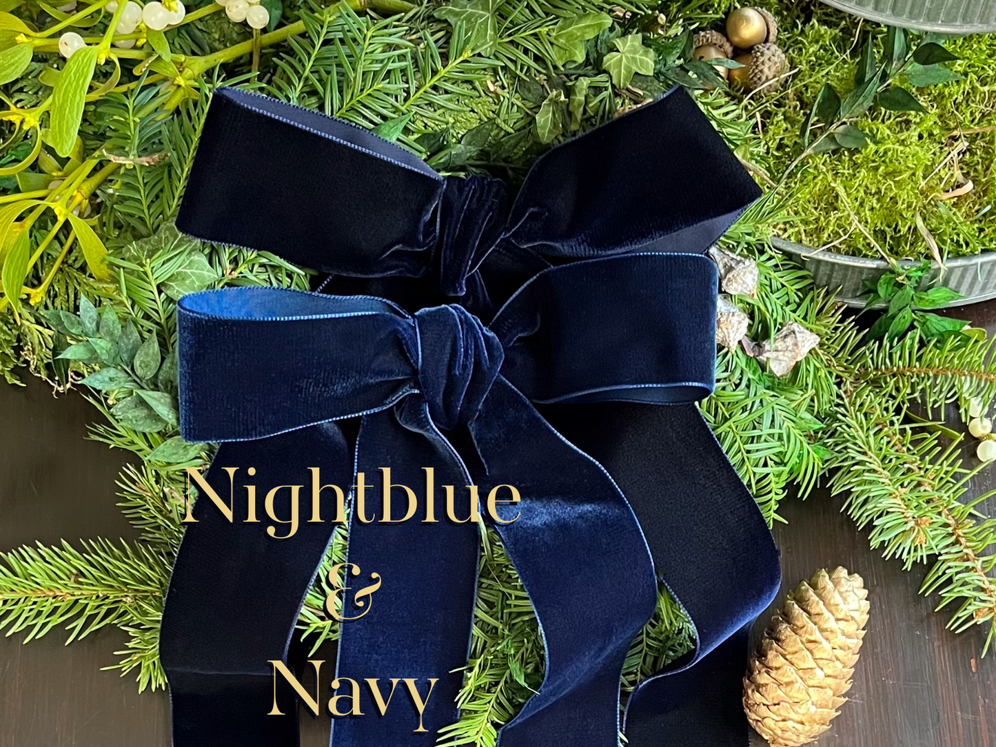 Swiss quality velvet ribbon. 7 dark blue tones with delicately shimmering color depth in 7 widths. Free of harmful substances.