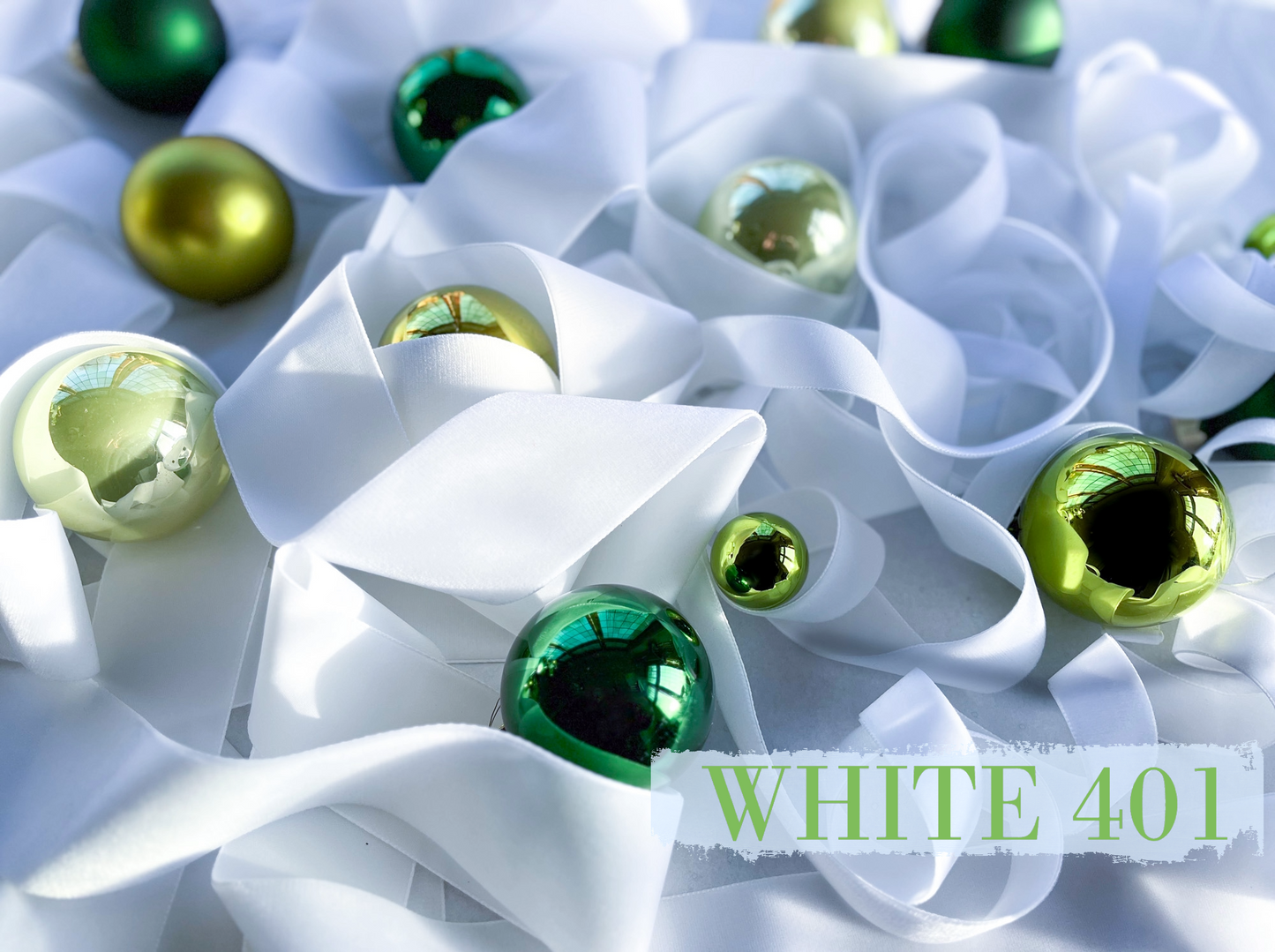 Swiss quality velvet ribbon. 7 shades of white with delicately shimmering color depth in 7 widths. Free of harmful substances.