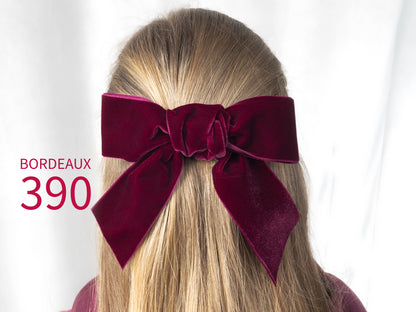 Swiss quality velvet ribbon. 10 shades of pink with a delicately shimmering depth of color in 7 widths. Free of harmful substances.
