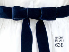 Swiss quality velvet ribbon. 7 dark blue tones with delicately shimmering color depth in 7 widths. Free of harmful substances.