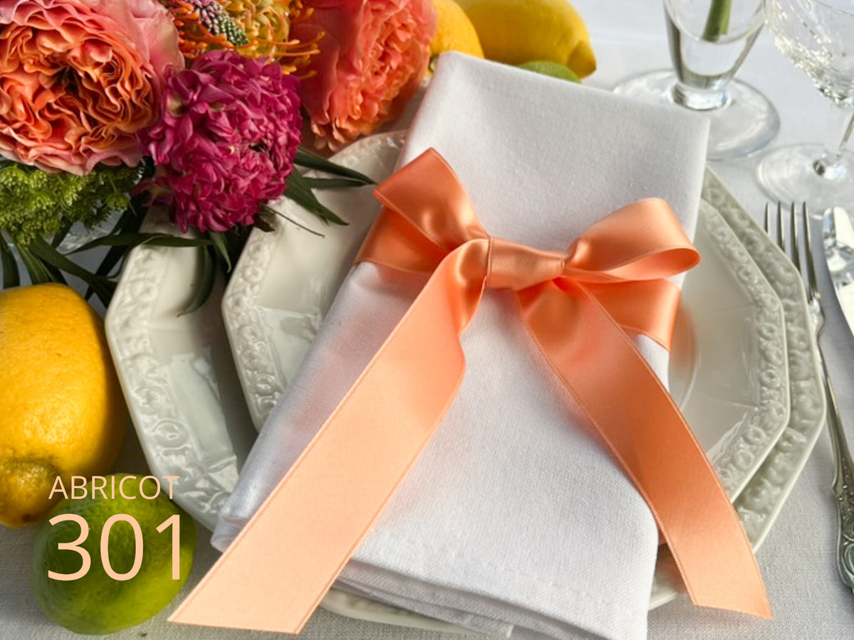 Doubleface satin ribbon in Swiss quality. 7 shades of orange with a delicate shimmering depth of color in 7 widths. Pollutant-free.