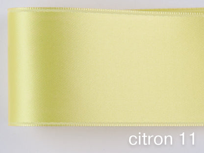 Doubleface satin ribbon in Swiss quality. 10 shades of yellow with a delicate shimmering depth of color in 7 widths. Pollutant-free.
