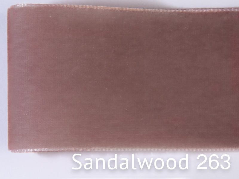 Swiss quality velvet ribbon. 10 shades of pink with a delicately shimmering depth of color in 7 widths. Free of harmful substances.