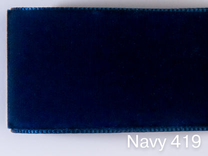 Swiss quality velvet ribbon. 7 dark blue tones with delicately shimmering color depth in 7 widths. Free of harmful substances.