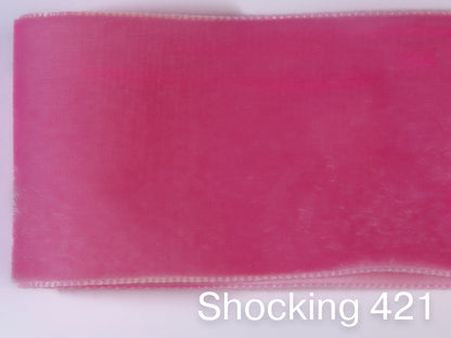 Swiss quality velvet ribbon. 10 shades of pink with a delicately shimmering depth of color in 7 widths. Free of harmful substances.