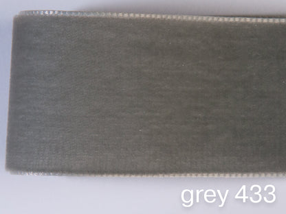 Swiss quality velvet ribbon. 7 shades of white with delicately shimmering color depth in 7 widths. Free of harmful substances.