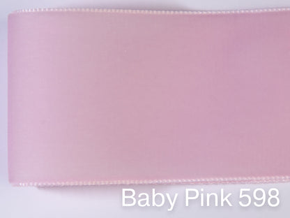 Swiss quality velvet ribbon. 10 shades of pink with a delicately shimmering depth of color in 7 widths. Free of harmful substances.