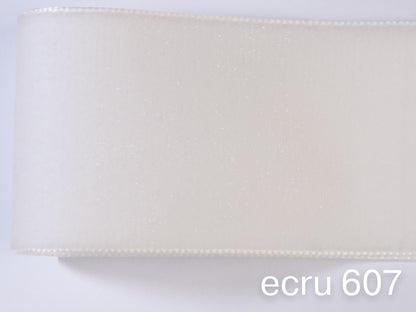 Swiss quality velvet ribbon. 7 shades of white with delicately shimmering color depth in 7 widths. Free of harmful substances.