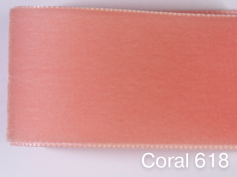 Swiss quality velvet ribbon. 10 shades of pink with a delicately shimmering depth of color in 7 widths. Free of harmful substances.