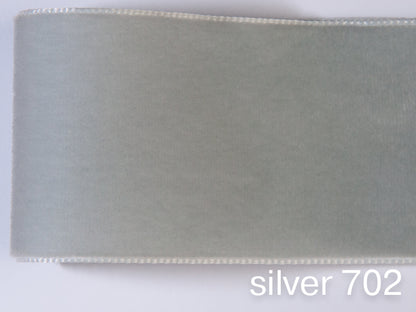 Edles Samtband in Schweizer Qualität. 7 Schwarztöne mit zart schimmernder Farbtiefe in 4 Breiten. Schadstofffrei