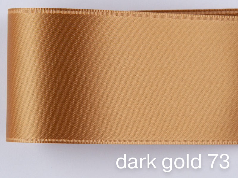 Doubleface satin ribbon in Swiss quality. 10 shades of yellow with a delicate shimmering depth of color in 7 widths. Pollutant-free.