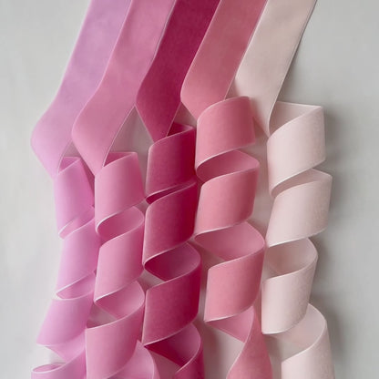 Swiss quality velvet ribbon. 10 shades of pink with a delicately shimmering depth of color in 7 widths. Free of harmful substances.