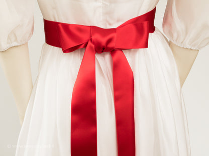 Satinband für Schleifengürtel. 7 Rottöne mit zart schimmernder Farbtiefe in 3 Breiten. Schadstofffrei.