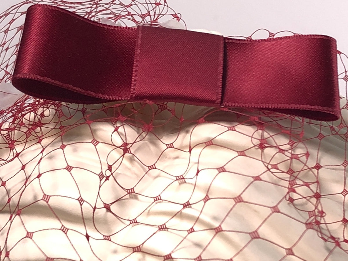 BIRDCAGE - VEIL HEADDRESS IN SHADES LIKE RUBY RED AND DARK RED, ROUGE AND BORDEAUX TONES