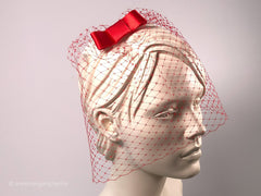 BIRDCAGE - VEIL HEADDRESS IN SHADES LIKE RUBY RED AND DARK RED, ROUGE AND BORDEAUX TONES