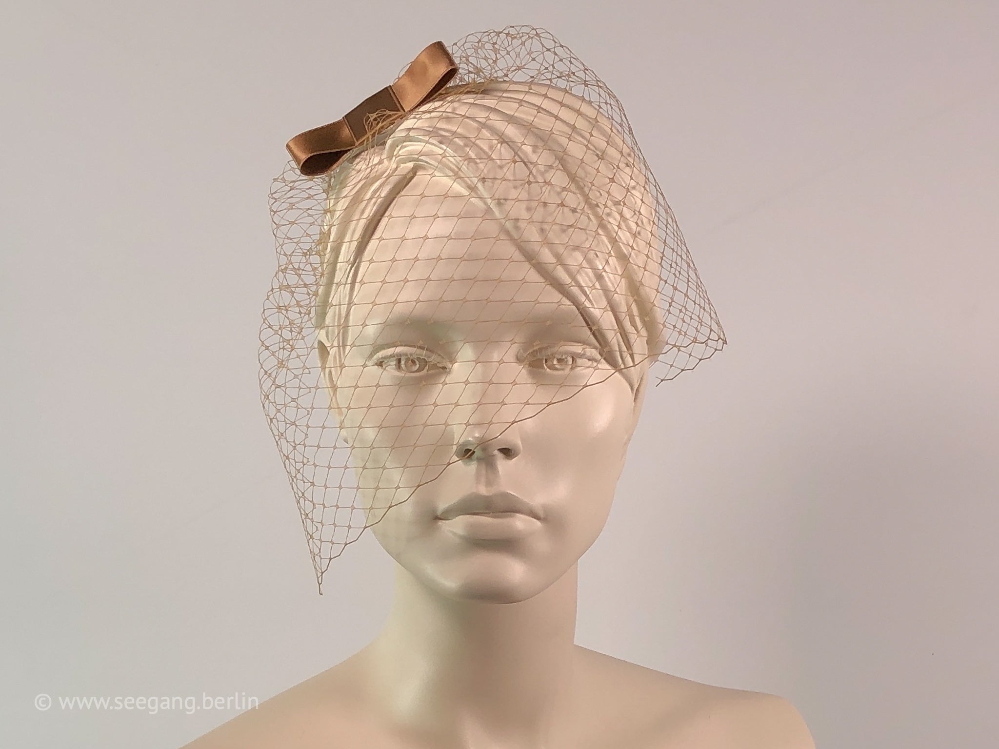 VEIL HEADDRESS IN SHADES OF BROWN, BEIGE AND NUDE SHADES