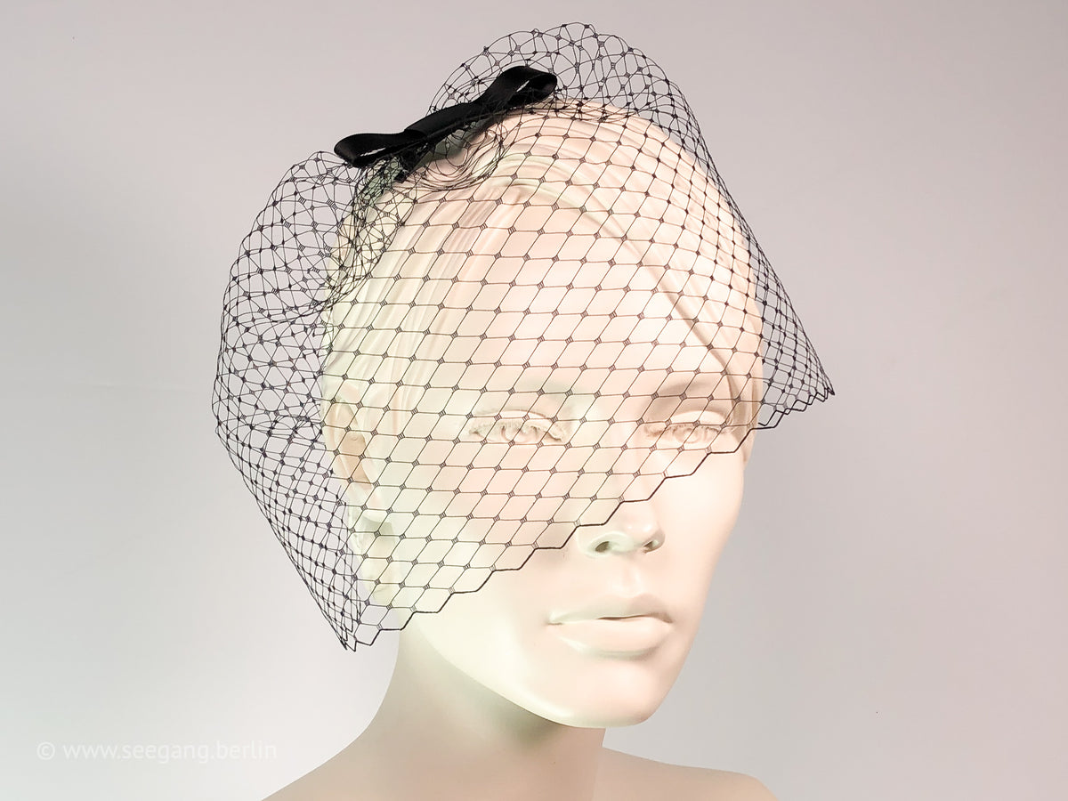 BIRDCAGE - VEIL HEADDRESS WITH A BOW FOR BACK TO BLACK OCCASIONS