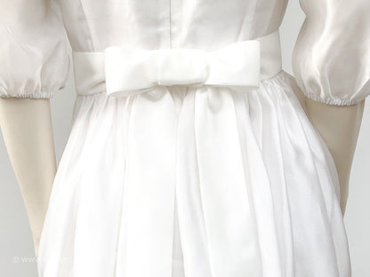 Ceinture en velours avec noeud parfait en blanc, blanc cassé, ivoire, crème. 72 couleurs en 3 largeurs. Qualité suisse pour robes, dirndl, tabliers