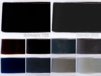 Nastro di velluto di qualità svizzera. Rotolo da 10 metri, 70 tonalità con una delicata profondità di colore scintillante in 7 larghezze. Privo di sostanze nocive.