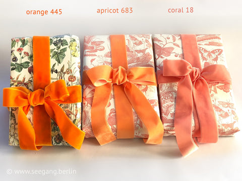 Nastro di velluto nei colori arancio, albicocca, corallo e 72. 4 larghezze in qualità svizzera per sartoria, artigianato, decorazione.