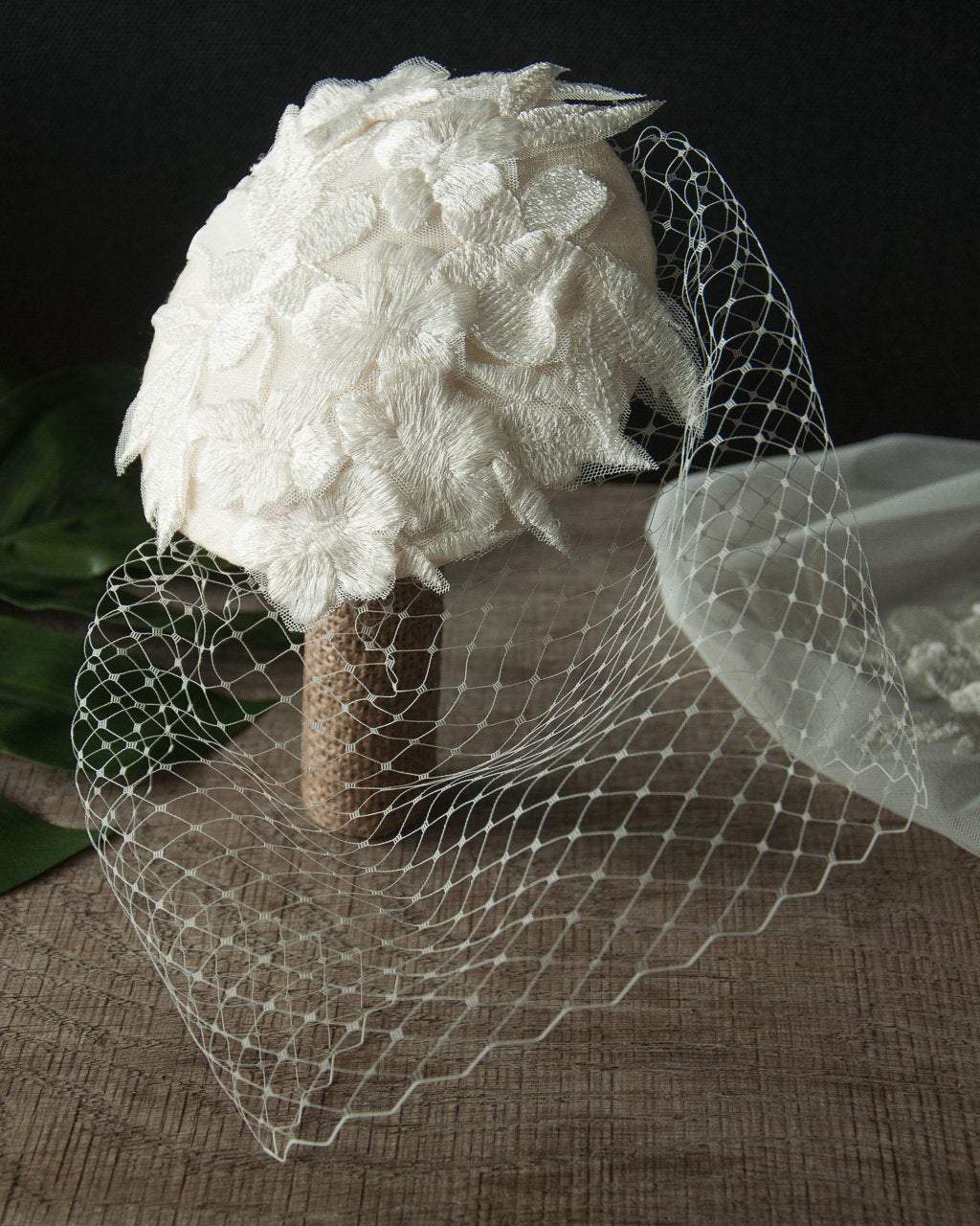 BIRDCAGE - BRIDAL VEIL FASCINATOR COVERED WITH LACE IN OFF WHITE, CREME OR IVORY COLOUR © Seegang Berlin