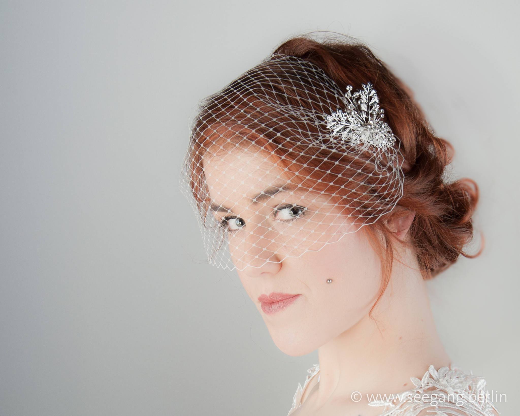BIRDCAGE - BRIDAL VEIL HEADDRESS HOLD BY HAIR COMBS WITH RHINESTONES IN SILVER COLOUR © Seegang Berlin