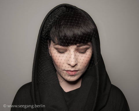 BIRDCAGE - VEIL FASCINATOR WITH NOBLE GUIPURE LACE AND A VEIL © Seegang Berlin