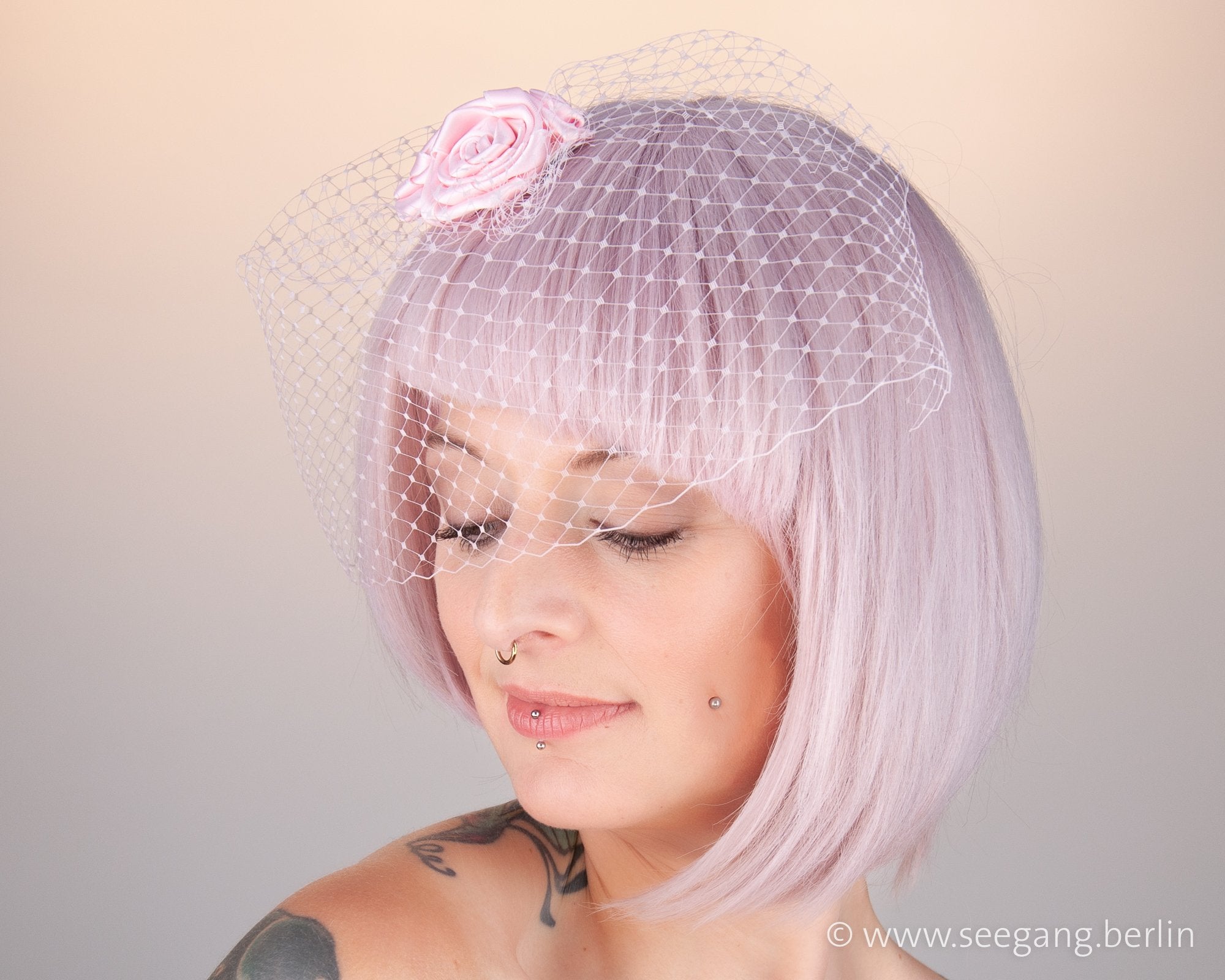 BIRDCAGE - VEIL HEADDRESS WITH ROSES IN SHADES OF PINK, DUSTY ROSE, BLUSH, OR ALMOND BLOSSOM © Seegang Berlin
