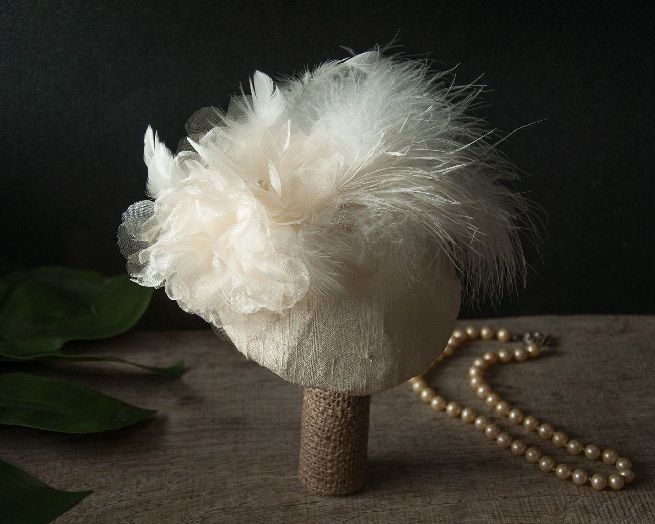 FASCINATOR - BRIDAL HAT IN CREAM SILK WITH FEATHERS © Seegang Berlin