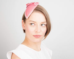 FASCINATOR - DROP SHAPE HEADDRESS WITH VELVET BOW IN LIGHT ALMOND BLOSSOM PINK © Seegang Berlin