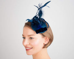 FASCINATOR - GLAMOROUS HEADPIECE IN BEAUTIFUL SHADES OF BLUE © Seegang Berlin