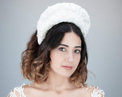 HAIR CIRCLET - BOLD BRIDAL CROWN FROM HIGH QUALITY LACE WITH PEARLS IN BRIGHT CREME COLOUR © Seegang Berlin