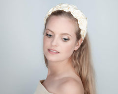 HAIR CIRCLET - BRIDAL HEADBAND WITH MANY HAND SEWN ROSES IN IVORY COLOUR © Seegang Berlin