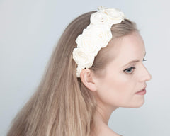 HAIR CIRCLET - BRIDAL HEADBAND WITH MANY HAND SEWN ROSES IN IVORY COLOUR © Seegang Berlin