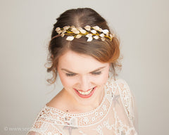 HAIR CIRCLET - BRIDAL OR FESTIVAL HAIR JEWELLERY WITH GOLD COLOURED LEAFS © Seegang Berlin