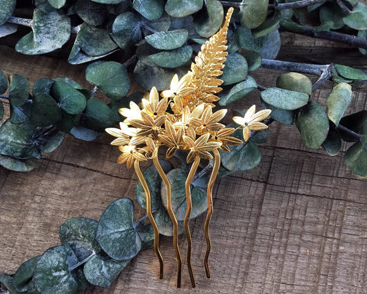 HAIR COMB - BRIDAL JEWELLERY FOR ROMANTIC HAIRDOS © Seegang Berlin