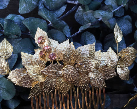 HAIR COMB - BRIDAL JEWELLERY WITH GOLD COLORED LEAFS AND RHINESTONES © Seegang Berlin