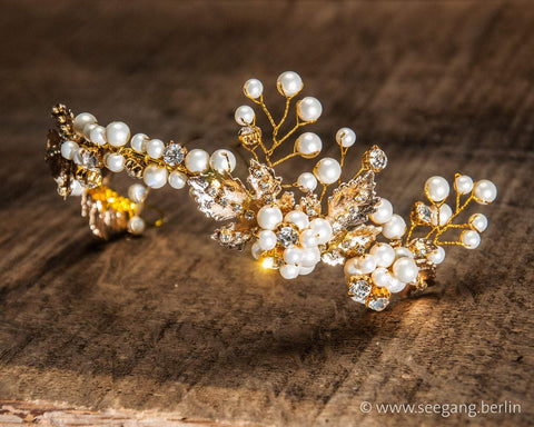 HAIRBAND - BRIDAL JEWELLERY WITH PEARLS AND LEAFS IN CREAM AND GOLDEN COLOUR © Seegang Berlin
