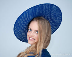 HALO HAT - ROYAL BLUE HEADDRESS FOR THE SUMMER IN 50s NEW LOOK AND CONTEMPORARY OUTFITS © Seegang Berlin