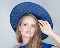 HALO HAT - ROYAL BLUE HEADDRESS FOR THE SUMMER IN 50s NEW LOOK AND CONTEMPORARY OUTFITS © Seegang Berlin