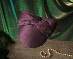 LULU - SILK FASCINATOR WITH A BOW IN MISTY MAUVE DUSTY DARK AUBEGINE LILAC © Seegang Berlin