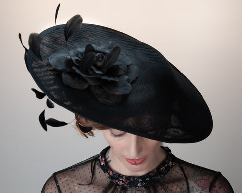 STATEMENT HAT - A BIG BASE WITH BLACK ROSES AND ROCKING FEATHERS © Seegang Berlin