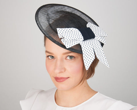 STATEMENT HAT - MAKE YOUR 50s VINTAGE STYLE OUTFIT COMPLETE © Seegang Berlin