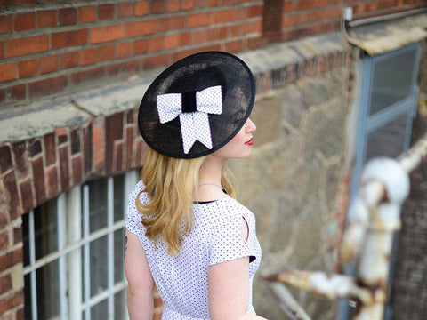 STATEMENT HAT - THE BIGGER THE BETTER 50s STYLE SUMMER DREAM © Seegang Berlin